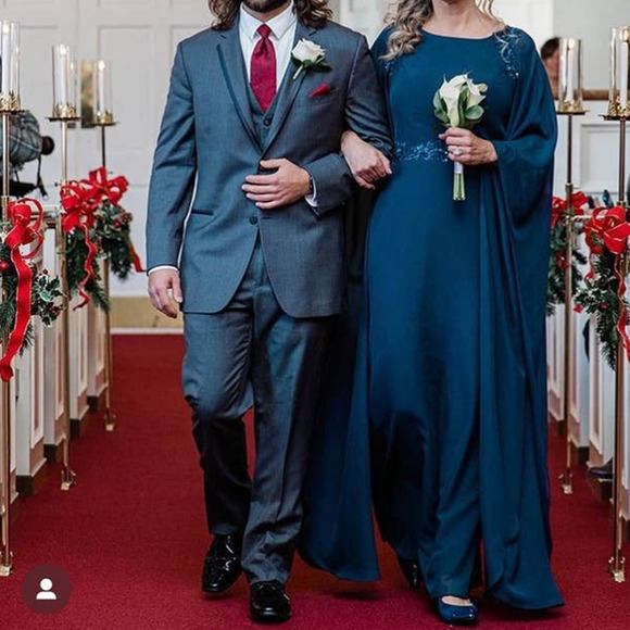 Elegant Dark Navy Evening Gown - Picture 15 of 15